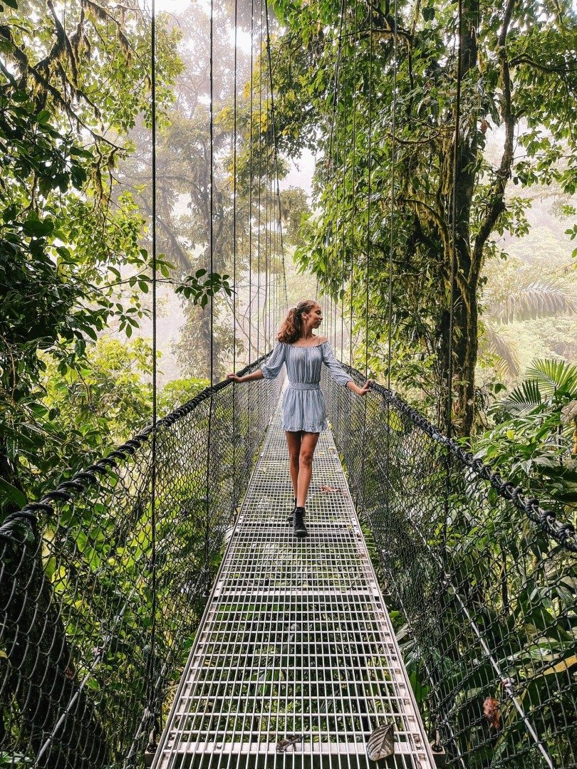 aisha hangbrug costa rica