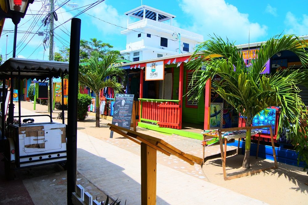 belize placencia village